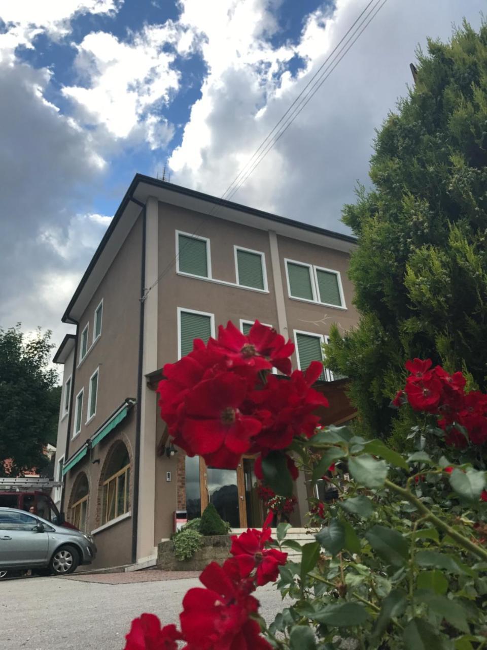 Hotel Carla Failela Valli del Pasubio Exterior foto